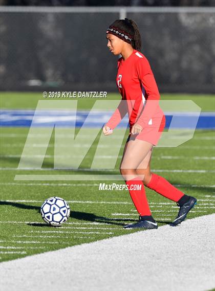 Thumbnail 2 in St. Thomas Aquinas vs Carondelet (National Elite Prep Showcase) photogallery.