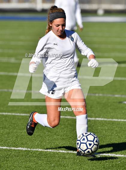 Thumbnail 3 in St. Thomas Aquinas vs Carondelet (National Elite Prep Showcase) photogallery.