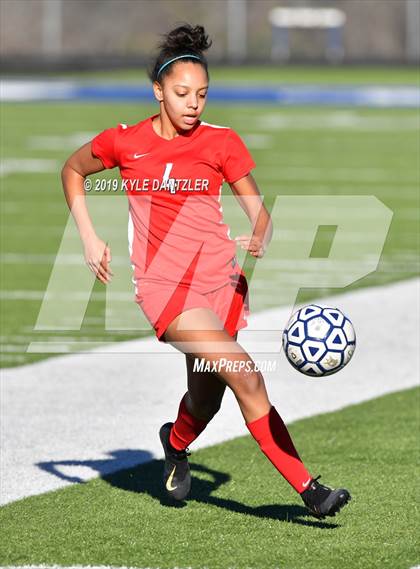 Thumbnail 3 in St. Thomas Aquinas vs Carondelet (National Elite Prep Showcase) photogallery.