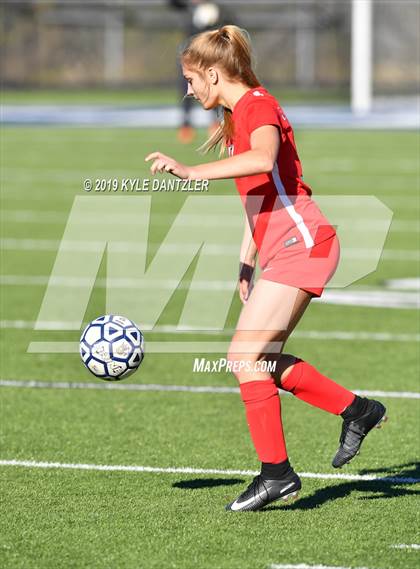 Thumbnail 2 in St. Thomas Aquinas vs Carondelet (National Elite Prep Showcase) photogallery.