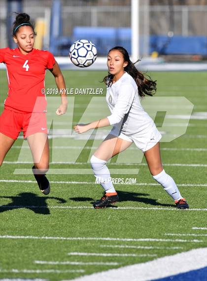 Thumbnail 3 in St. Thomas Aquinas vs Carondelet (National Elite Prep Showcase) photogallery.