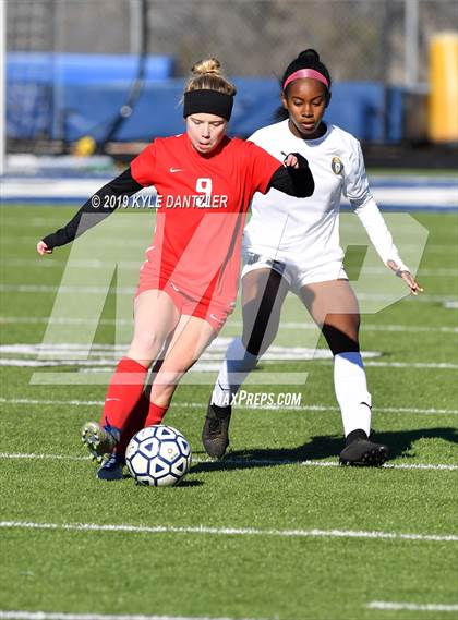 Thumbnail 2 in St. Thomas Aquinas vs Carondelet (National Elite Prep Showcase) photogallery.