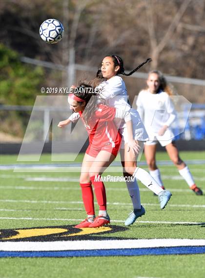 Thumbnail 3 in St. Thomas Aquinas vs Carondelet (National Elite Prep Showcase) photogallery.