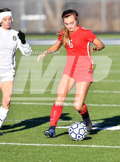 Thumbnail 1 in St. Thomas Aquinas vs Carondelet (National Elite Prep Showcase) photogallery.
