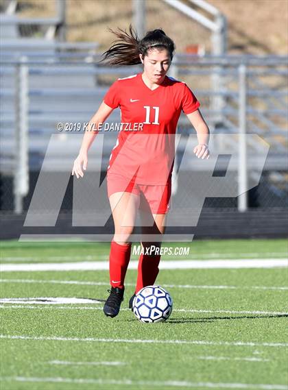 Thumbnail 3 in St. Thomas Aquinas vs Carondelet (National Elite Prep Showcase) photogallery.
