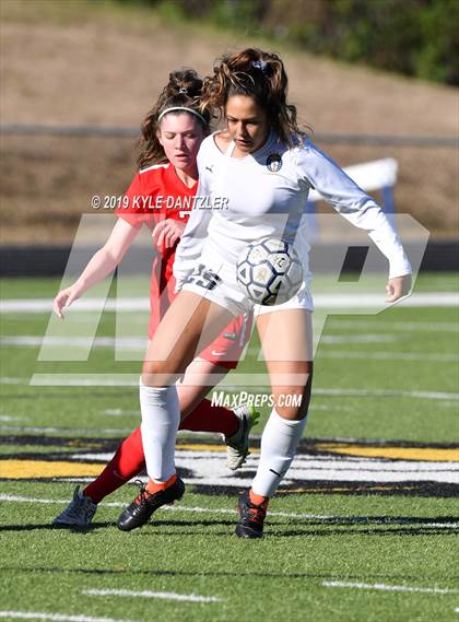 Thumbnail 3 in St. Thomas Aquinas vs Carondelet (National Elite Prep Showcase) photogallery.
