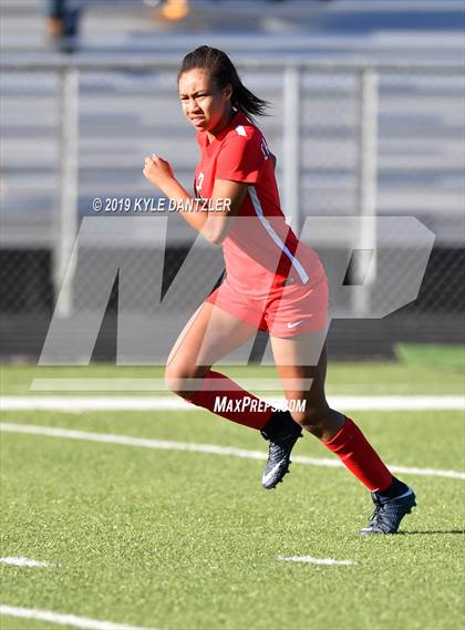 Thumbnail 3 in St. Thomas Aquinas vs Carondelet (National Elite Prep Showcase) photogallery.