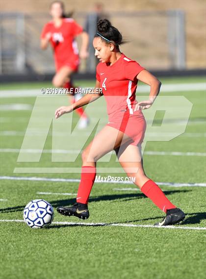 Thumbnail 2 in St. Thomas Aquinas vs Carondelet (National Elite Prep Showcase) photogallery.