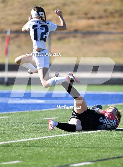 Thumbnail 2 in St. Thomas Aquinas vs Carondelet (National Elite Prep Showcase) photogallery.