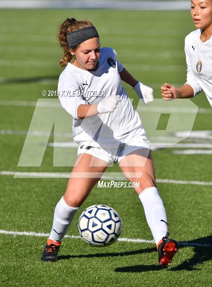 Thumbnail 1 in St. Thomas Aquinas vs Carondelet (National Elite Prep Showcase) photogallery.