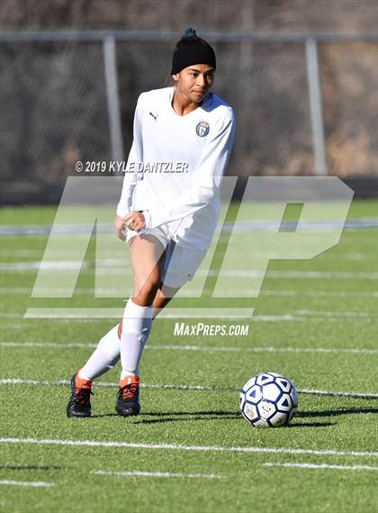 Thumbnail 3 in St. Thomas Aquinas vs Carondelet (National Elite Prep Showcase) photogallery.