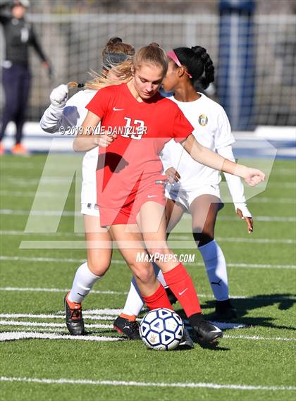 Thumbnail 2 in St. Thomas Aquinas vs Carondelet (National Elite Prep Showcase) photogallery.
