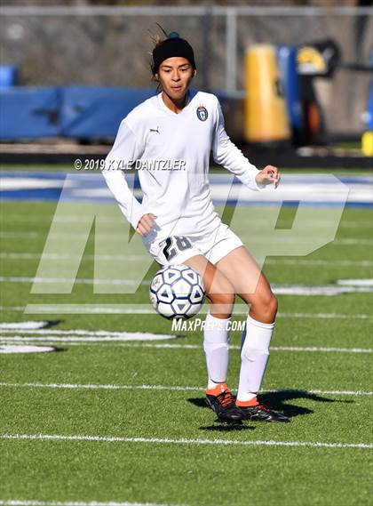 Thumbnail 1 in St. Thomas Aquinas vs Carondelet (National Elite Prep Showcase) photogallery.