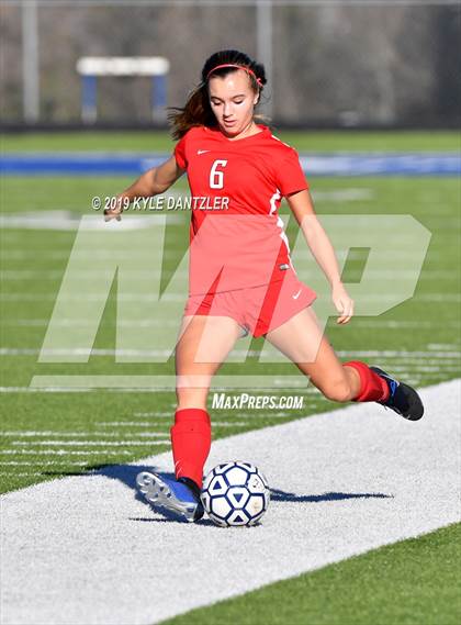 Thumbnail 3 in St. Thomas Aquinas vs Carondelet (National Elite Prep Showcase) photogallery.