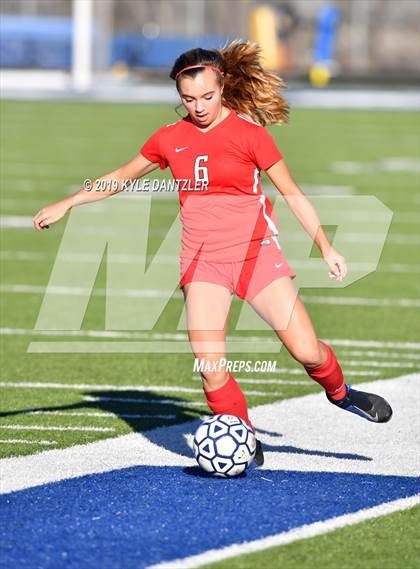 Thumbnail 1 in St. Thomas Aquinas vs Carondelet (National Elite Prep Showcase) photogallery.