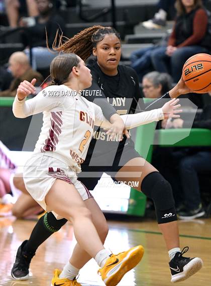 Thumbnail 2 in Monterey Trail vs. Clovis West (St. Mary's Stockton MLK Showcase) photogallery.