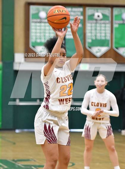 Thumbnail 2 in Monterey Trail vs. Clovis West (St. Mary's Stockton MLK Showcase) photogallery.