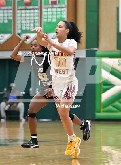 Thumbnail 2 in Monterey Trail vs. Clovis West (St. Mary's Stockton MLK Showcase) photogallery.