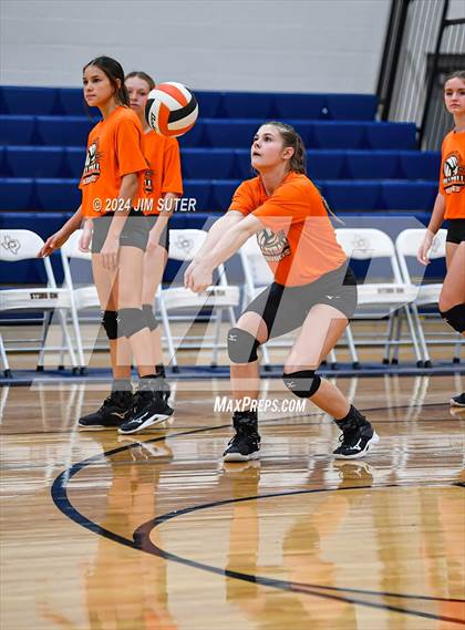 Thumbnail 1 in Schulenburg vs Holland (UIL Volleyball 2A D1 Area) photogallery.