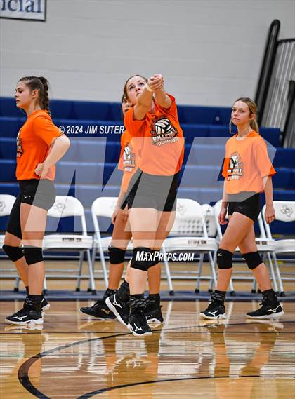 Thumbnail 2 in Schulenburg vs Holland (UIL Volleyball 2A D1 Area) photogallery.