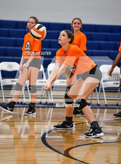 Thumbnail 1 in Schulenburg vs Holland (UIL Volleyball 2A D1 Area) photogallery.