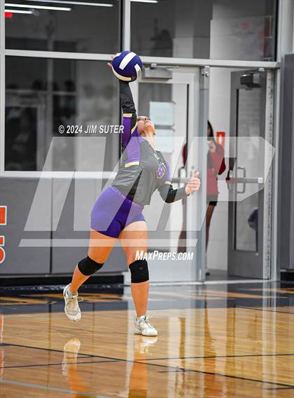 Thumbnail 3 in Schulenburg vs Holland (UIL Volleyball 2A D1 Area) photogallery.
