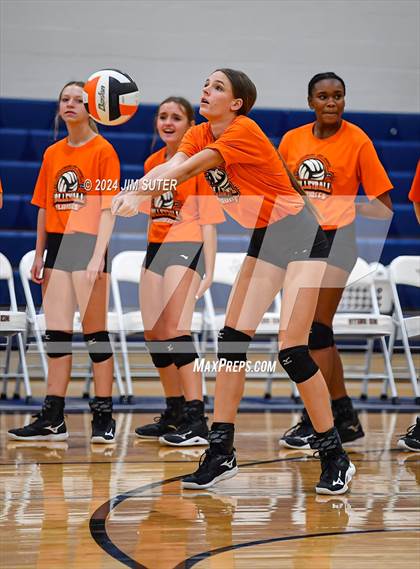 Thumbnail 2 in Schulenburg vs Holland (UIL Volleyball 2A D1 Area) photogallery.