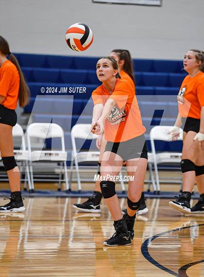 Thumbnail 1 in Schulenburg vs Holland (UIL Volleyball 2A D1 Area) photogallery.