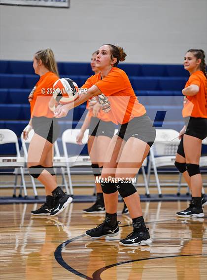 Thumbnail 1 in Schulenburg vs Holland (UIL Volleyball 2A D1 Area) photogallery.