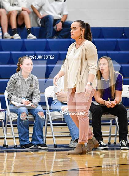 Thumbnail 2 in Schulenburg vs Holland (UIL Volleyball 2A D1 Area) photogallery.