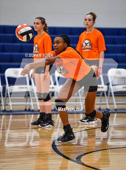 Thumbnail 3 in Schulenburg vs Holland (UIL Volleyball 2A D1 Area) photogallery.