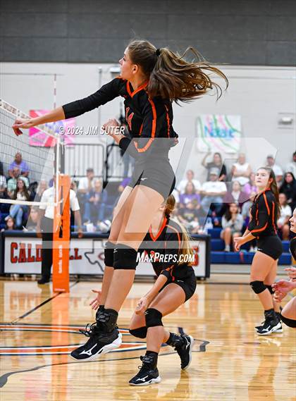 Thumbnail 3 in Schulenburg vs Holland (UIL Volleyball 2A D1 Area) photogallery.