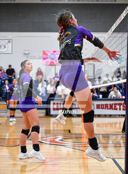 Thumbnail 3 in Schulenburg vs Holland (UIL Volleyball 2A D1 Area) photogallery.