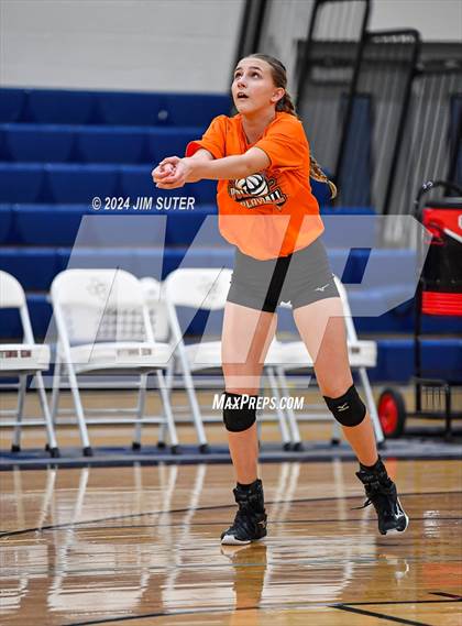 Thumbnail 1 in Schulenburg vs Holland (UIL Volleyball 2A D1 Area) photogallery.