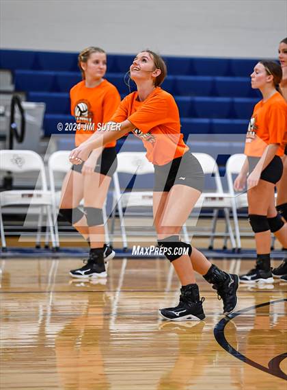 Thumbnail 1 in Schulenburg vs Holland (UIL Volleyball 2A D1 Area) photogallery.