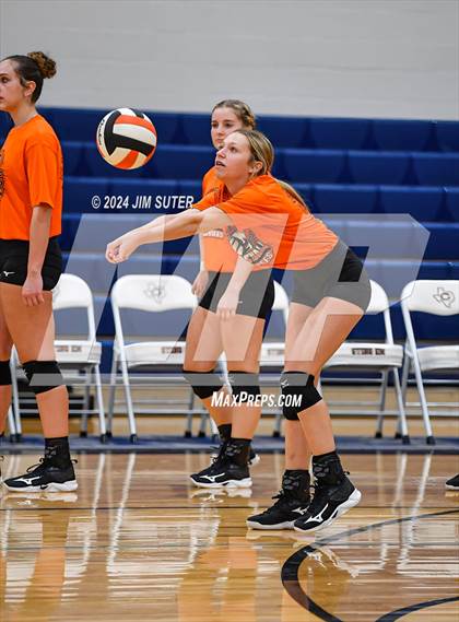 Thumbnail 3 in Schulenburg vs Holland (UIL Volleyball 2A D1 Area) photogallery.
