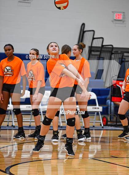 Thumbnail 3 in Schulenburg vs Holland (UIL Volleyball 2A D1 Area) photogallery.