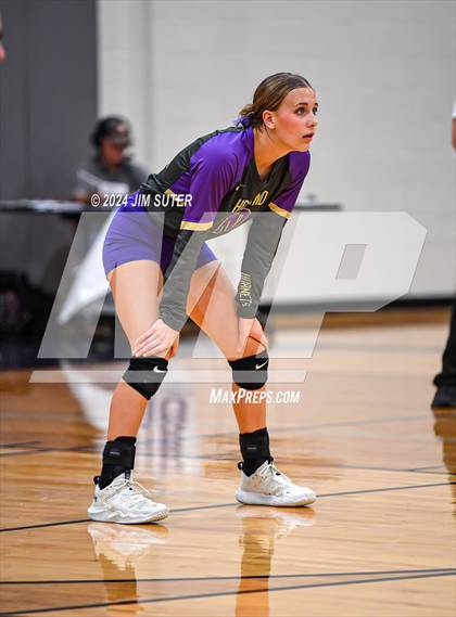 Thumbnail 3 in Schulenburg vs Holland (UIL Volleyball 2A D1 Area) photogallery.