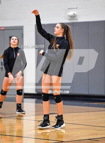 Thumbnail 2 in Schulenburg vs Holland (UIL Volleyball 2A D1 Area) photogallery.