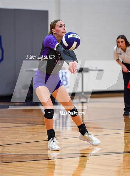Thumbnail 2 in Schulenburg vs Holland (UIL Volleyball 2A D1 Area) photogallery.