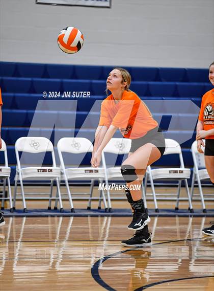 Thumbnail 3 in Schulenburg vs Holland (UIL Volleyball 2A D1 Area) photogallery.