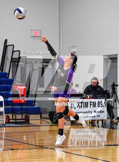 Thumbnail 3 in Schulenburg vs Holland (UIL Volleyball 2A D1 Area) photogallery.