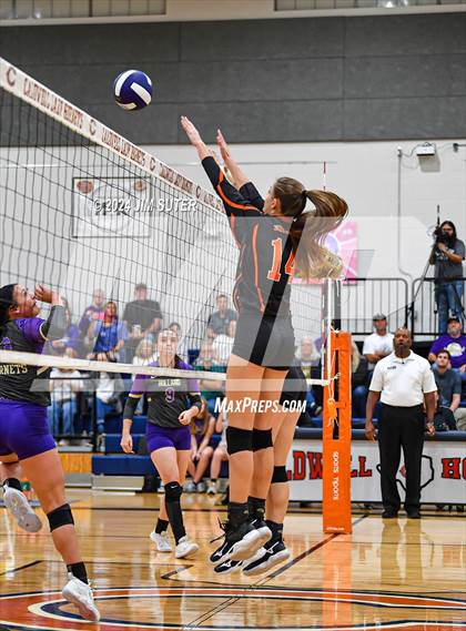 Thumbnail 3 in Schulenburg vs Holland (UIL Volleyball 2A D1 Area) photogallery.