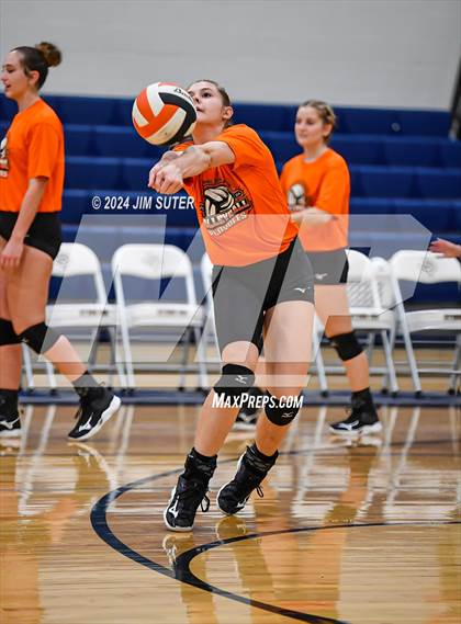 Thumbnail 3 in Schulenburg vs Holland (UIL Volleyball 2A D1 Area) photogallery.