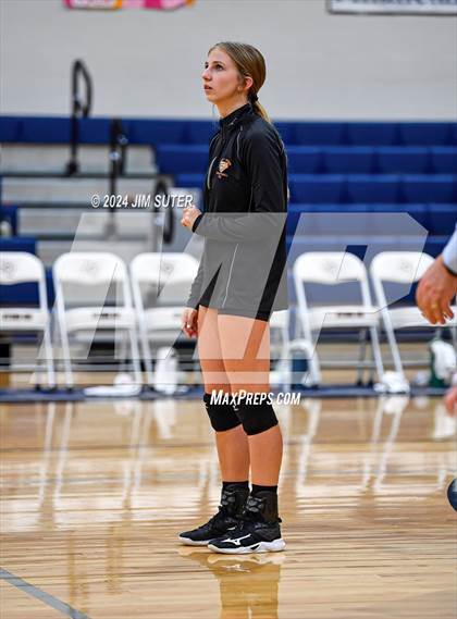 Thumbnail 2 in Schulenburg vs Holland (UIL Volleyball 2A D1 Area) photogallery.