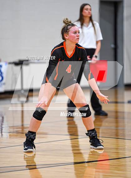Thumbnail 1 in Schulenburg vs Holland (UIL Volleyball 2A D1 Area) photogallery.