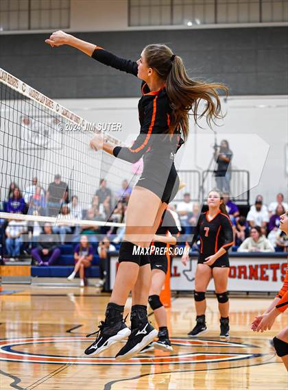 Thumbnail 1 in Schulenburg vs Holland (UIL Volleyball 2A D1 Area) photogallery.