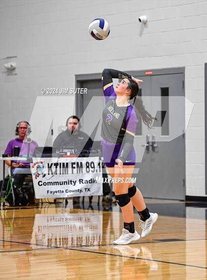 Thumbnail 2 in Schulenburg vs Holland (UIL Volleyball 2A D1 Area) photogallery.