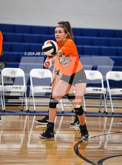 Thumbnail 3 in Schulenburg vs Holland (UIL Volleyball 2A D1 Area) photogallery.