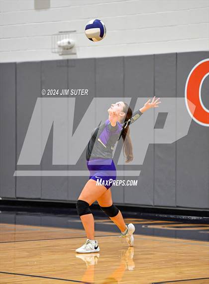 Thumbnail 3 in Schulenburg vs Holland (UIL Volleyball 2A D1 Area) photogallery.
